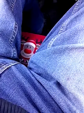 Snapshot of feet_toes chatting on 8, 3, 2025 feet toes online show from 8, 3, 2025