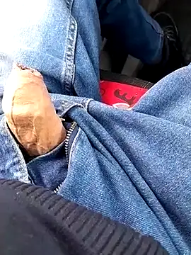 Snapshot of feet_toes chatting on 11, 3, 2025 feet toes online show from 11, 3, 2025