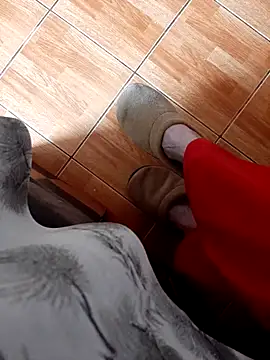 feet toes online show from 1, 4, 2026