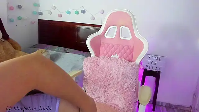 Blue Petite online show from 4, 12, 2024