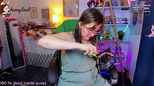 HunnyyLove online show from 17, 2, 2026