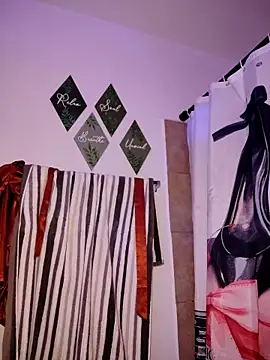 Snapshot of linalooove chatting on 29, 9, 2025 linalooove online show from 29, 9, 2025