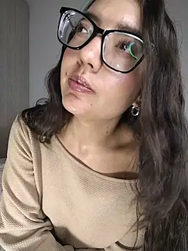 Snapshot of amycute_ chatting on 12, 6, 2026 amycute online show from 12, 6, 2026