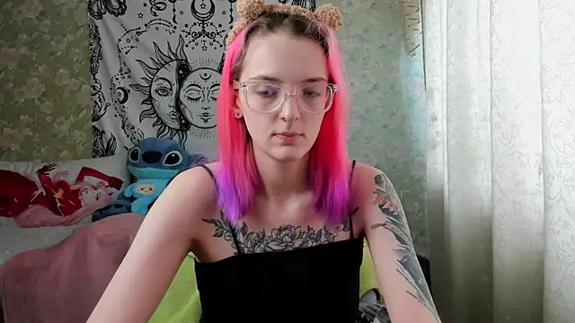 Snapshot of Cutie_Adelia chatting on 28, 2, 2025 Cutie Adelia online show from 28, 2, 2025