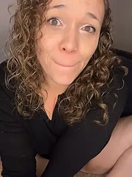 AuroraSummers online show from 6, 3, 2025