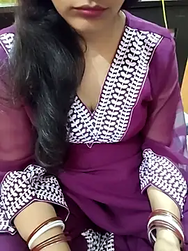 Snapshot of Diya_143 chatting on 4, 3, 2026 Diya 143 online show from 4, 3, 2026