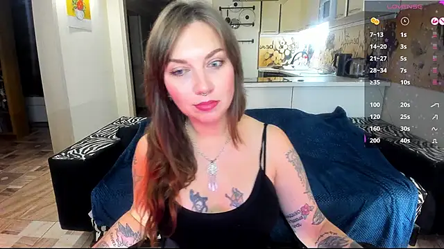 StacyTigerr online show from 14, 11, 2025