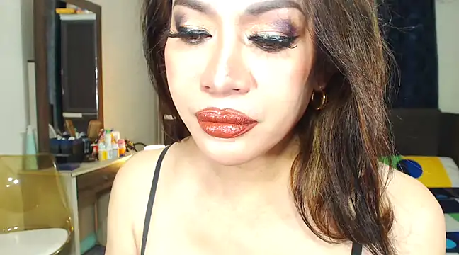 Snapshot of HugeKatarinaTS chatting on 2, 2, 2025 HugeKatarinaTS online show from 2, 2, 2025