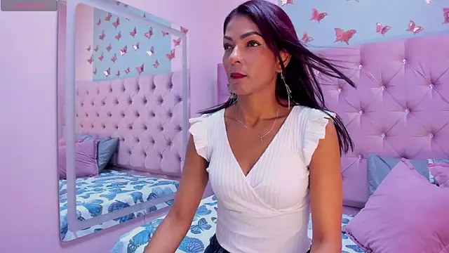 Snapshot of HannaPetit chatting on 14, 2, 2025 HannaPetit online show from 14, 2, 2025