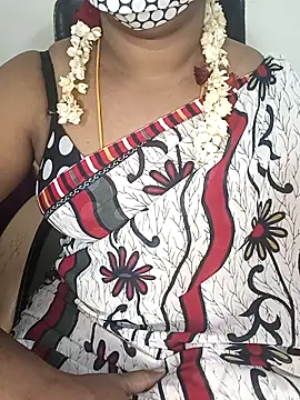 Snapshot of Tamil-hotwife chatting on 23, 11, 2025 Tamil-hotwife online show from 23, 11, 2025