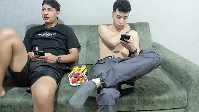 Snapshot of pelusos_mens chatting on 19, 1, 2026 pelusos mens online show from 19, 1, 2026