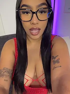 Sara mocca  online show from 1, 4, 2026