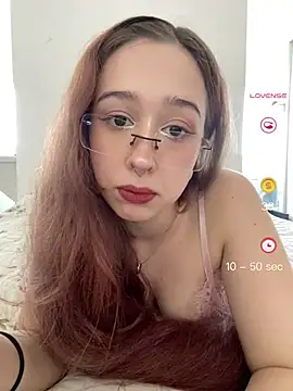 tsuki chan on online show from 6, 6, 2026
