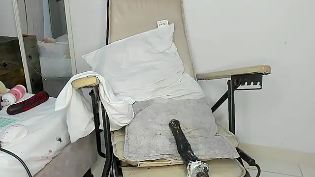 AlyssonKim online show from 20, 10, 2025