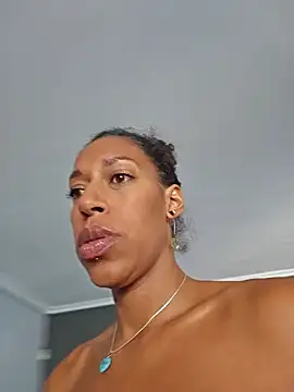 Snapshot of Goldenlace chatting on 1, 10, 2025 Goldenlace online show from 1, 10, 2025