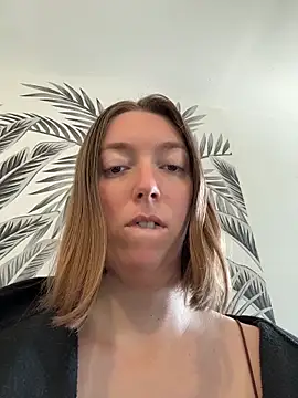 Snapshot of Daisy_Michto_Officiel chatting on 9, 6, 2026 Daisy Michto Officiel online show from 9, 6, 2026