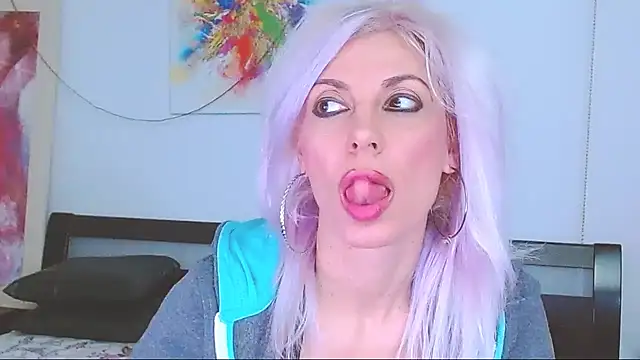 HoneyLara online show from 30, 1, 2025