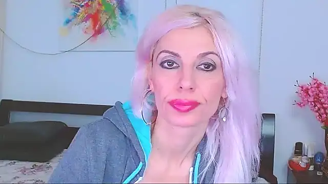 HoneyLara online show from 9, 2, 2025