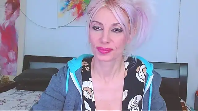HoneyLara online show from 14, 2, 2025