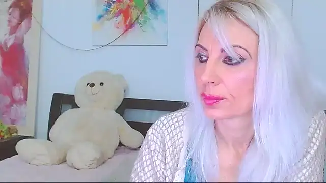 HoneyLara online show from 14, 2, 2026