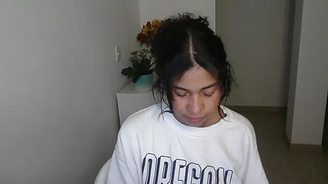 dark enchantress  online show from 21, 1, 2025