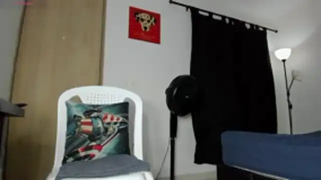 Snapshot of Cloudy_pigDude chatting on 24, 3, 2026 Cloudy pigDude online show from 24, 3, 2026