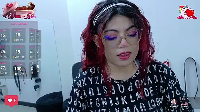 Catwhite  online show from 19, 2, 2025