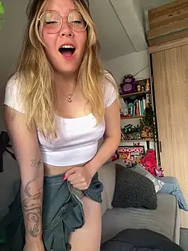 Darling XXX online show from 3, 4, 2026