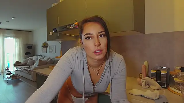 Snapshot of SissiVienna chatting on 30, 10, 2025 SissiVienna online show from 30, 10, 2025