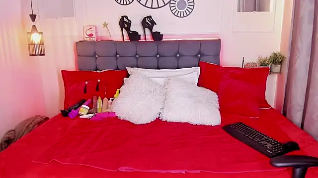 Ashley Beenson online show from 26, 2, 2026