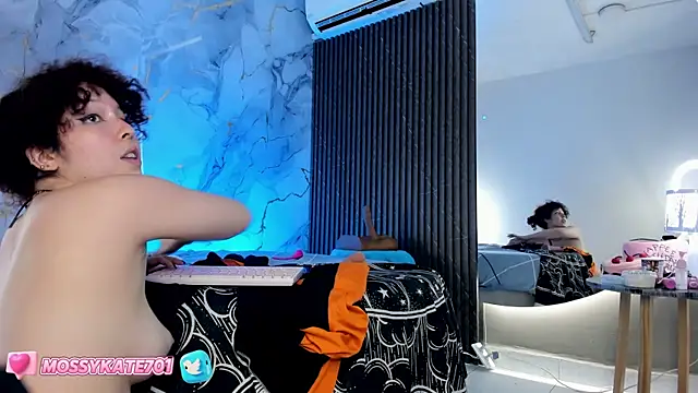 Snapshot of Katemoss70 chatting on 31, 1, 2025 Katemoss70 online show from 31, 1, 2025