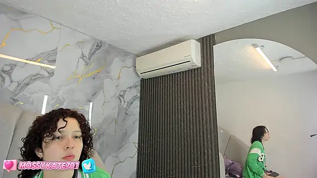 Snapshot of Katemoss70 chatting on 22, 2, 2025 Katemoss70 online show from 22, 2, 2025