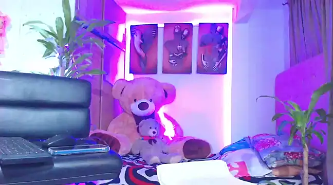 Hotgiirl 1 online show from 13, 2, 2025