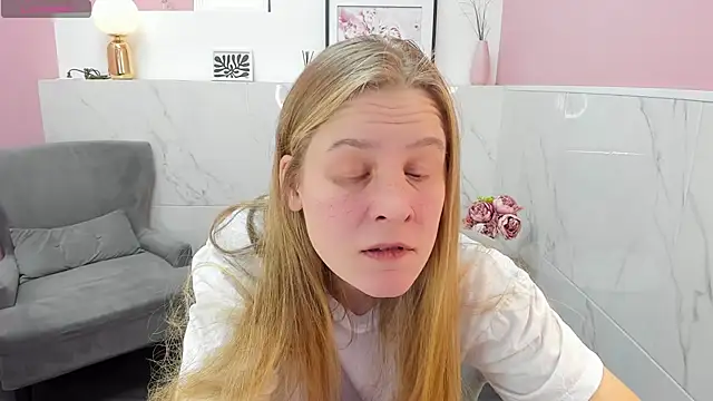 Snapshot of JadeSoft chatting on 5, 12, 2024 JadeSoft online show from 5, 12, 2024