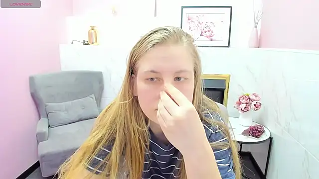 Snapshot of JadeSoft chatting on 11, 1, 2025 JadeSoft online show from 11, 1, 2025
