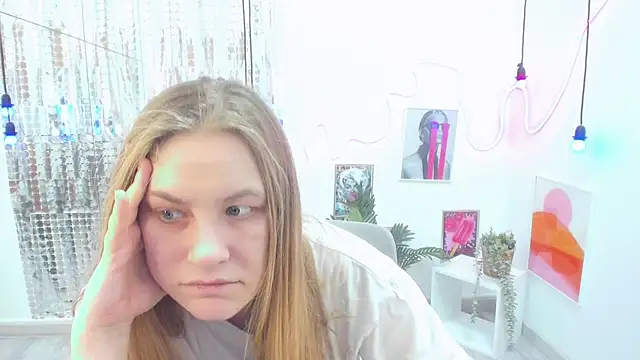 Snapshot of JadeSoft chatting on 21, 3, 2025 JadeSoft online show from 21, 3, 2025