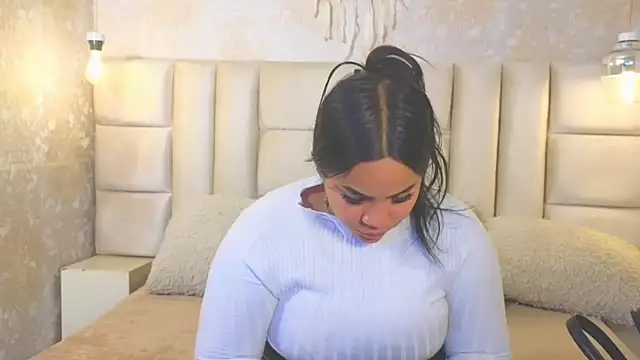 Snapshot of EmilyQueen3x chatting on 25, 7, 2026 EmilyQueen3x online show from 25, 7, 2026