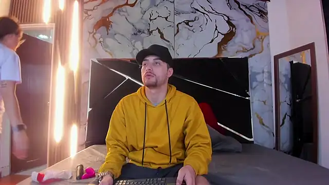 Pleasure Vibes23 online show from 6, 3, 2025