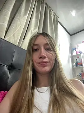 Snapshot of horny__molly_ chatting on 27, 3, 2026 horny molly online show from 27, 3, 2026