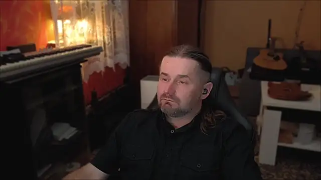 Mosiadz1975 online show from 8, 2, 2025
