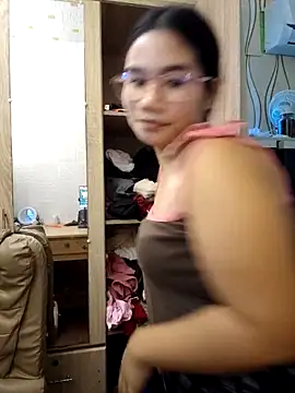 Snapshot of Kissy07 chatting on 27, 11, 2025 Kissy07 online show from 27, 11, 2025