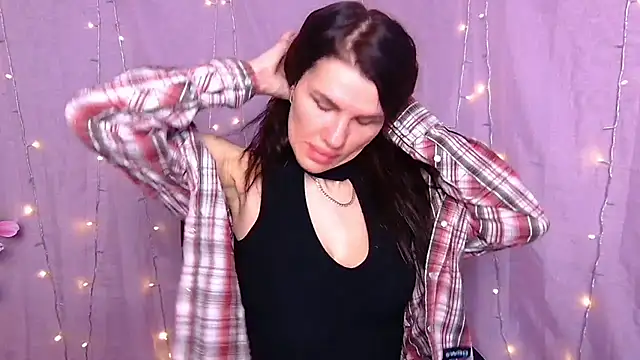 Snapshot of MilaLoona chatting on 4, 3, 2026 MilaLoona online show from 4, 3, 2026