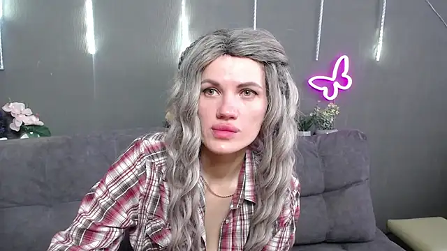 Snapshot of MilaLoona chatting on 26, 3, 2026 MilaLoona online show from 26, 3, 2026