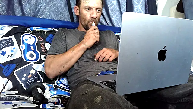Snapshot of goodick4u28 chatting on 21, 4, 2026 goodick4u28 online show from 21, 4, 2026