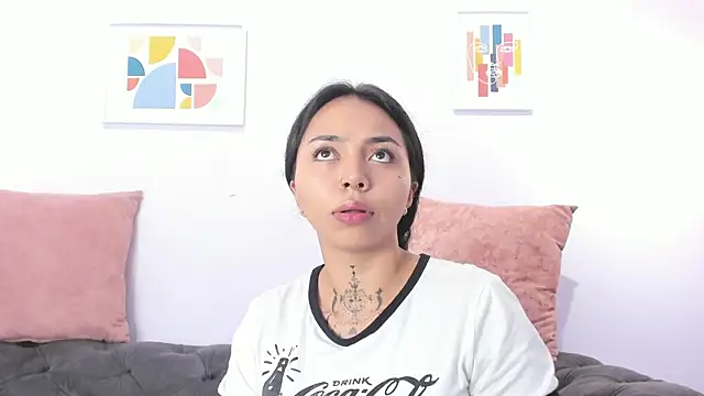 miss soffi  online show from 17, 1, 2025