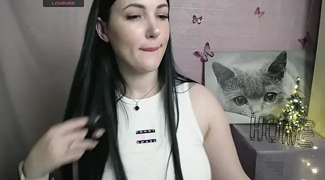 Snapshot of MisssShy_ chatting on 21, 12, 2024 MisssShy online show from 21, 12, 2024