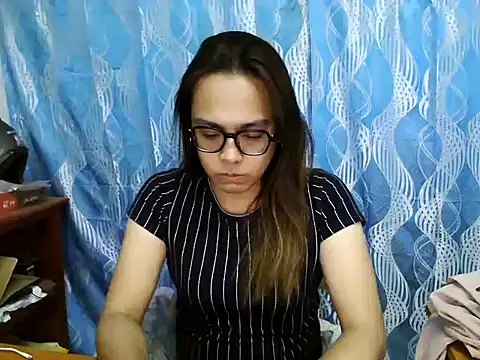 Snapshot of Your_PrettyGirlxxx chatting on 22, 3, 2025 Your PrettyGirlxxx online show from 22, 3, 2025