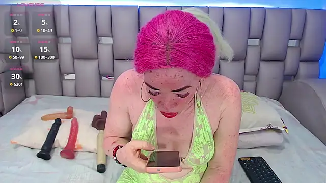 Kittywhiteass online show from 28, 11, 2025