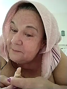 Snapshot of Yaya_Mineira chatting on 4, 10, 2025 Yaya Mineira online show from 4, 10, 2025