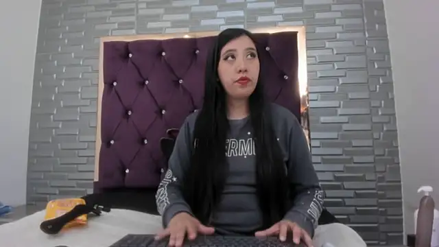 AntoneellaF online show from 17, 3, 2025